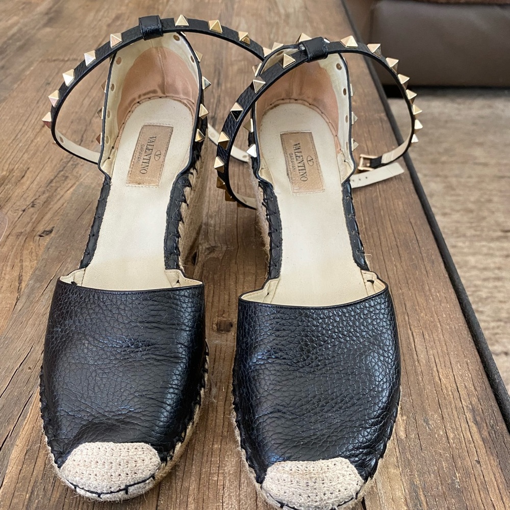 Valentino Garavani
Black Rockstud High Espadrilles